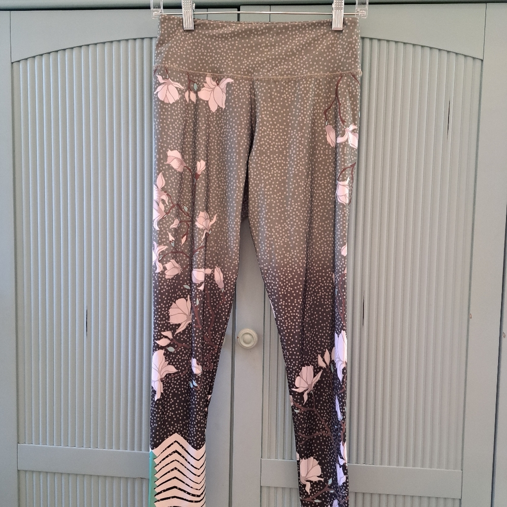 Onzie yoga pants